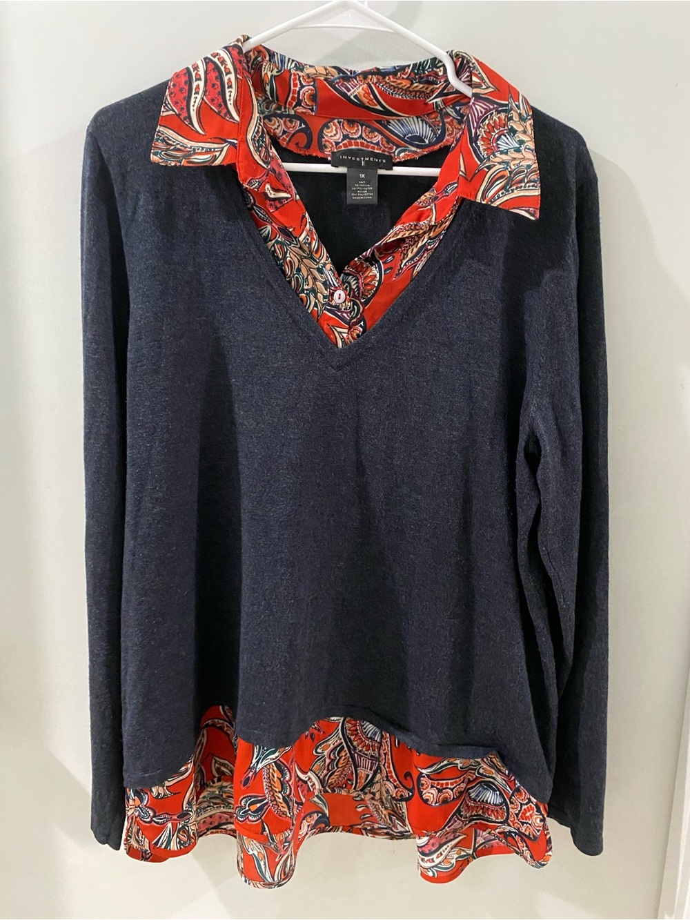 Investments Red Paisley Accent V-Neck Sweater Top, size 1X